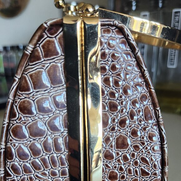 Croc embossed light brown/gold frame snap closure bag - Picture 10 of 11